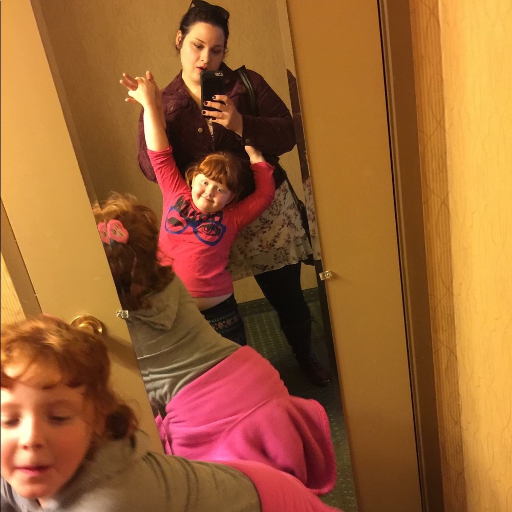 Meet your Poshee/Poscheer, Krystal the Pistol!